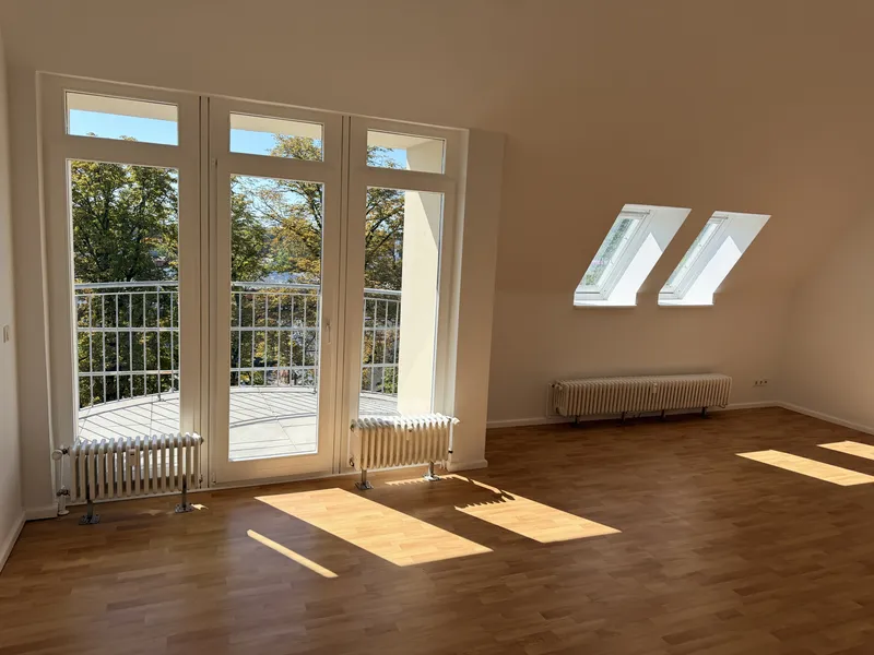 Sehr schöne 3-Zimmer-DG-Whg. in Berlin-Tempelhof -Besichtigung: Sonntag, 16.08.2026 — photo 1